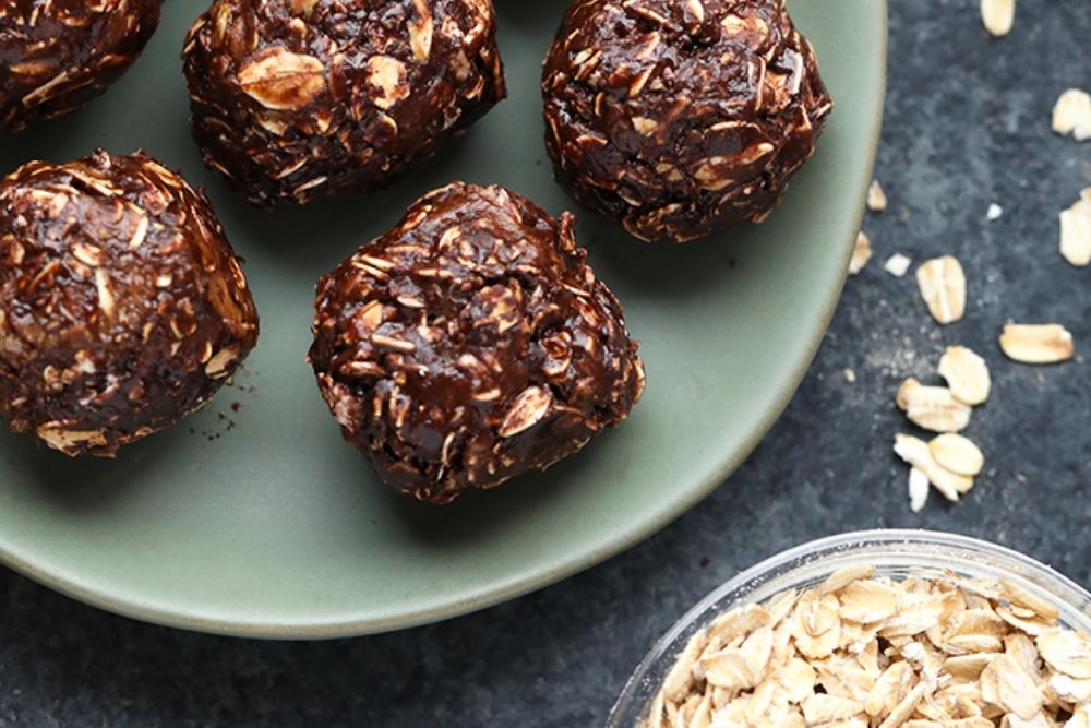 No-bake chocolate and peanut butter balls